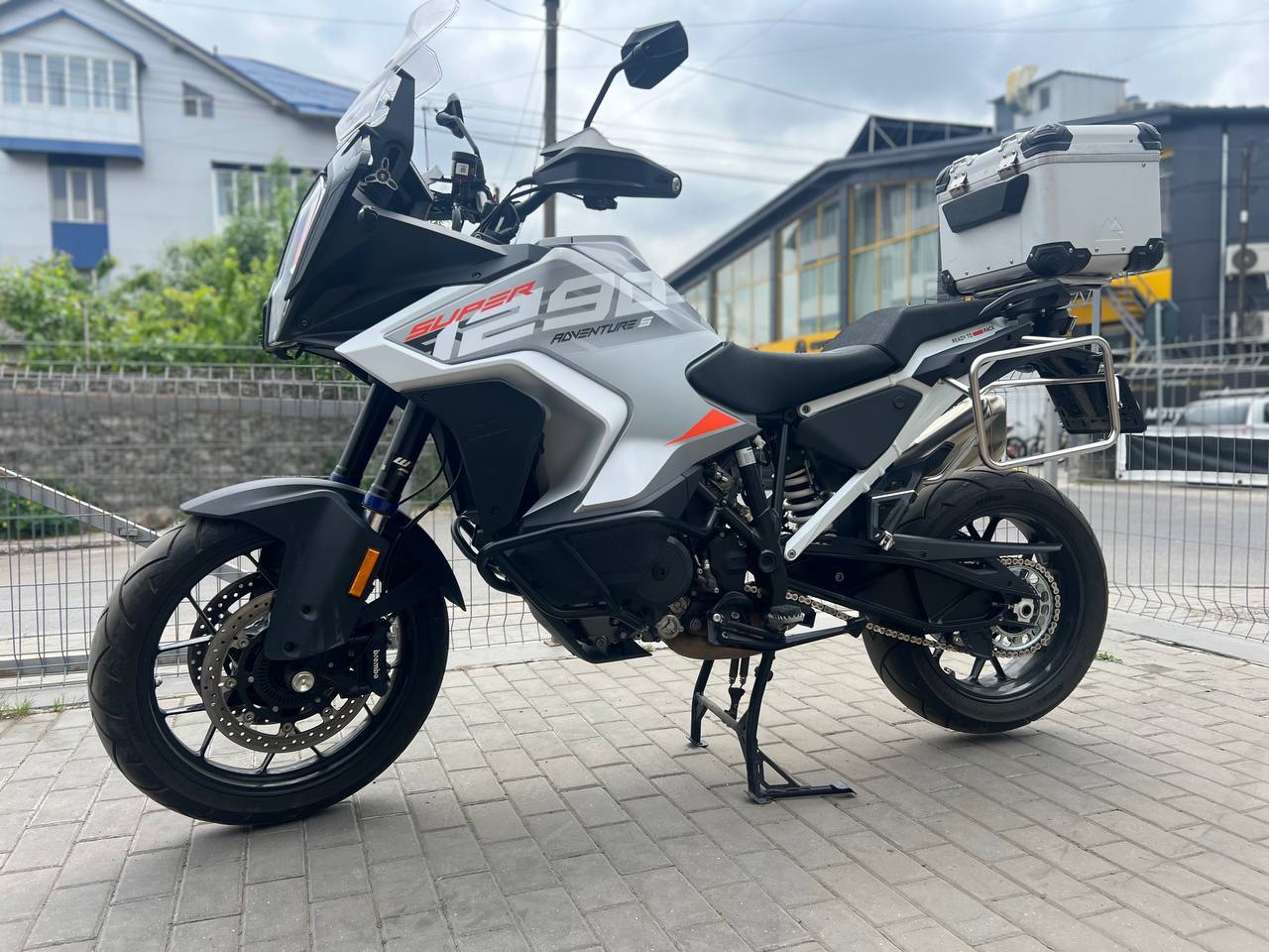 KTM 1290 SUPER ADVENTURE S `24